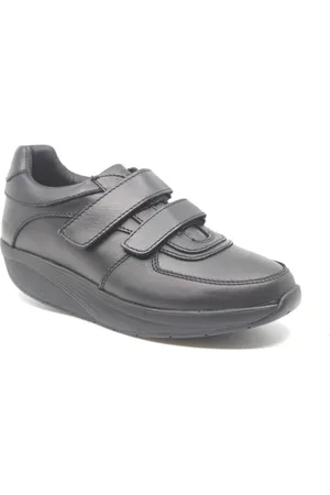 Mbt KARIBU 17 UNISEX, 700927-03, Zwarte dames klittenbandschoenen met ronde afwikkelzolen