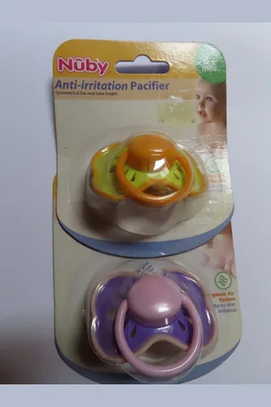 NÛBY Nuby - Fopspeen - 2 Pack - Geel / orange en lila / roze - Rubber - 6 maand +