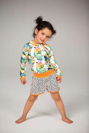 Ducksday UV-Zwemshirt voor kinderen - UV-werend UPF50+ - Rashguard met Lange mouwen - unisex - Moana - Tropsiche print - maat 10 jaar