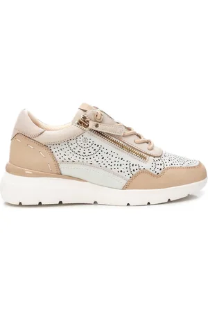Carmela 162274 Trainer