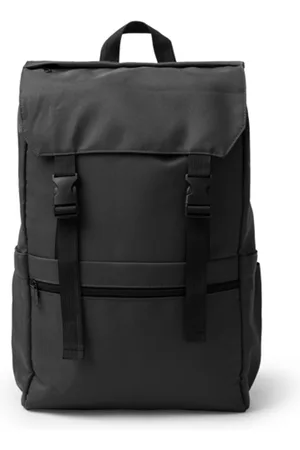 ROLY Zwarte Rugzak met flap gemaakt van 600D RPET. Flap met verstelbare sluitingen. Hoofdvak met binnenvak voor 15" laptop.