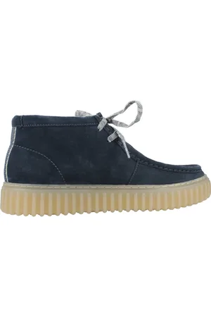 Clarks Blauwe Effen Suede Veterschoenen Met Leren Voering En Rubberen Zool