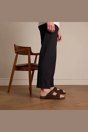 Manfield Heren - Bruine su??de slippers - Maat 41