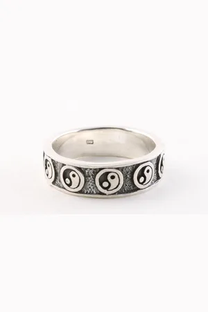 AsiAsia Zilveren ring met yin en yang tekens - maat 20