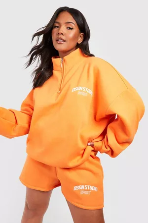 Boohoo Dames Korte sportbroeken - Plus Embroidered Dsgn Studio Half Zip Short Tracksuit, Orange