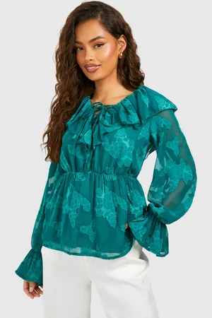 Boohoo Gesmokte Bloemenprint Top Met Franjes