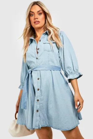 Boohoo Plus Denim Skater Jurk Met Zakken En Ceintuur
