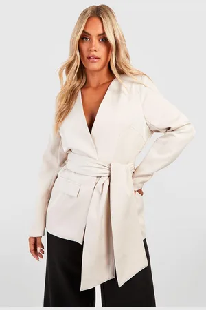 Boohoo Plus Geweven Blazer Met Ceintuur En Zakken