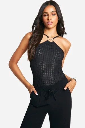 Boohoo Tall Gekreukelde Halter One Piece Met Ring Detail