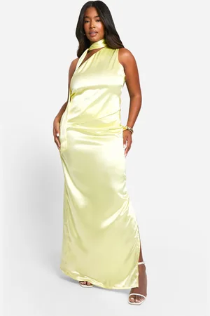 Boohoo Plus Satijnen Premium Top Met Eén Blote Schouder En Maxi Rok Set