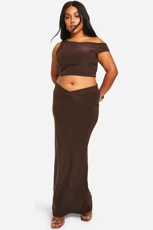 Boohoo Plus Strakke Top Met Dubbele Schouders En Maxi Rok Met V-Tailleband Set