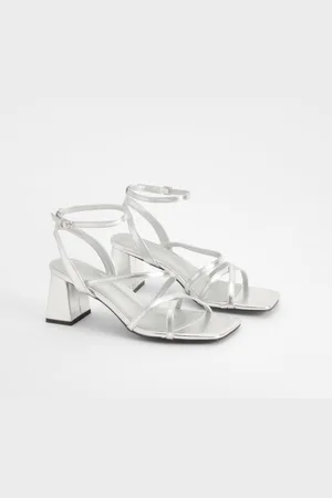 Boohoo Brede Lage Asymmetrische Metallic Blokhakken Met Bandjes