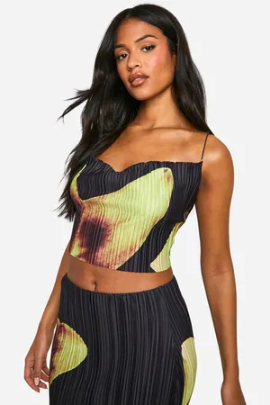 Boohoo Tall Plisse Bloemenprint Crop Top Met Losse Col