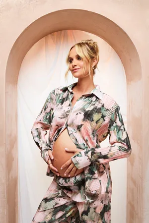 Boohoo Plisse Bloemenprint Blouse Met Knopen En Lange Mouwen