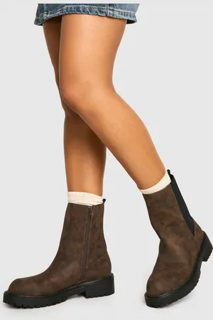 Boohoo Brede Versleten Pu Chelsea Boots Met Enkel Detail