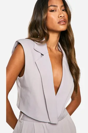 Boohoo Mouwloze Blazer Met Laag Decolleté En Schouderpads