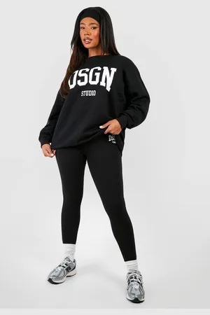 Boohoo Plus Dsgn Studio Trainingspak Met Leggings En Tekst