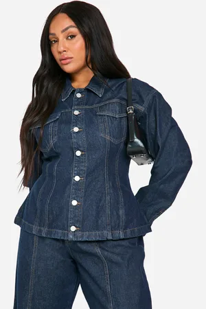 Boohoo Plus Onbewerkte Indigo Spijkerjas Met Geplooide Taille En Contrasterende Stiksels