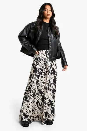 Boohoo Petite Satijnen Koeienprint Maxi Rok