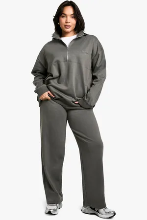 Boohoo Plus Geborduurde Dsgn Studio Joggingbroek Met Rechte Pijpen