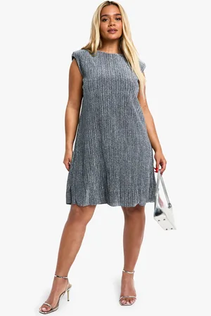 Boohoo Plus Geplooide Loshangende Metallic Jurk Met Schouderpads