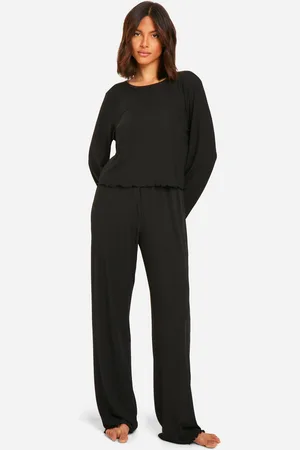 Boohoo Pyjama Set Met Lettuce Edge En Broek En Textuur
