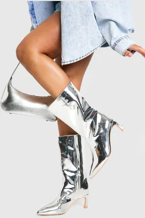 Boohoo Glanzende Metallic Enkellaarsjes Met Brede Hak