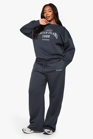 Boohoo Plus Geborduurde Ath Archief Joggingbroek Met Rechte Pijpen