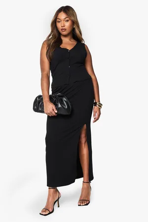 Boohoo Plus Zachte Geribbelde Long Line Doorknoop Gilet