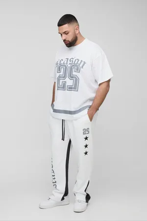 Boohoo Plus Oversized Mesh Sterren Varsity T-Shirt En Jersey Slim Fit Trainingspak Met Joggingbroek En Gusset