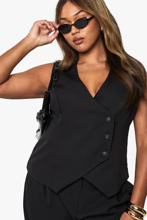 Boohoo Plus Geweven Getailleerde Wikkel Gilet Met Knopen