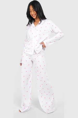 Boohoo Petite Pyjama Set Met Strik En Print