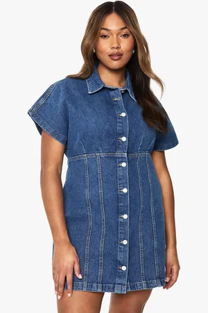 Boohoo Plus Mini Spijkerjurk Met Knopen