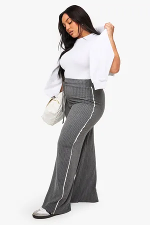 Boohoo Plus Wide Leg Broek Met Krijtstrepen En Zijstreep