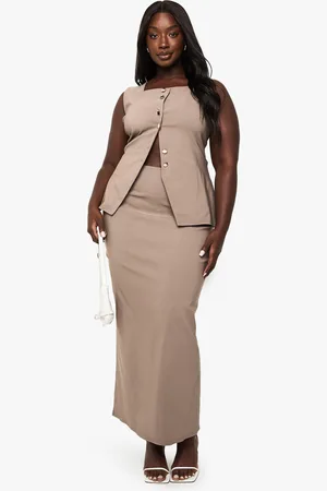 Boohoo Plus Bengaline Gilet Met Knopen En Maxi Rok Set