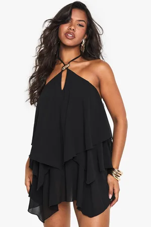 Boohoo Mini Jurk Met Halter Neck, Gouden Zoom En Laagjes