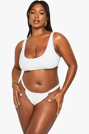 Boohoo Plus Badmode Essentials Bikini Top Met Lage Ronde Hals