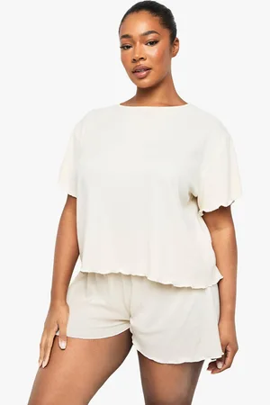 Boohoo Plus Geborstelde Geribbelde Pyjama Set Met T-Shirt En Shorts