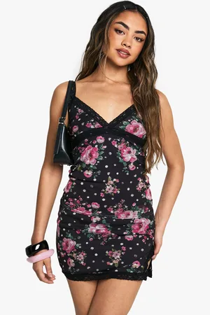 Boohoo Bloemenprint Hemdje Met Mesh Kanten Zoom En Print