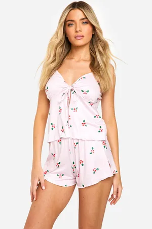 Boohoo Holly Pyjama Set Met Shorts En Strik