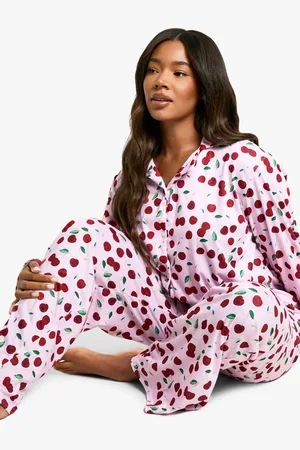 Boohoo Plus Lange Kersen Pyjama Set