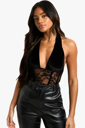 Boohoo Fluwelen Kanten One Piece Met Laag Decolleté