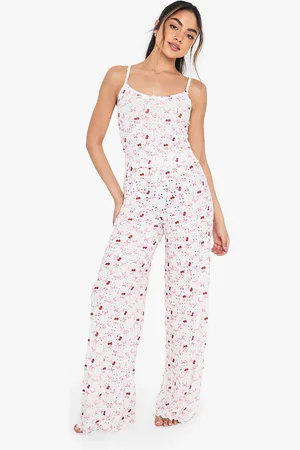 Boohoo Pyjama Set Met Strik, Kersen En Broderie Wide Leg Broek En Hemdje