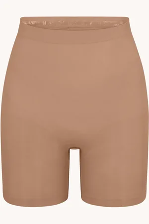 SKIMS Seamless Sculpt high waisted corrigerende short
