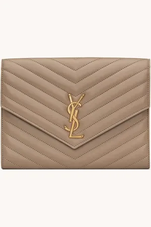 Saint Laurent Cassandre Matelassé clutch van quilted lamsleer