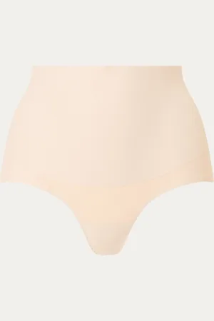MAGIC Bodyfashion High waisted naadloze corrigerende slip