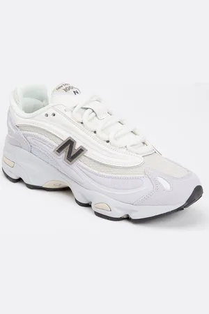 New Balance 1000 sneaker met suède details en logo