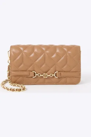 NIKKIE. Abby Horsebit clutch met quilt patroon en afneembare schouderriem