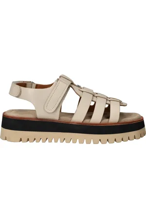 Maruti Logan Sandalen