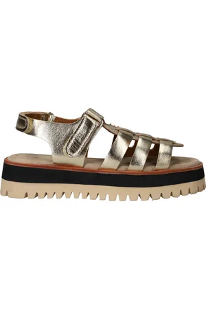 Maruti Logan Sandalen